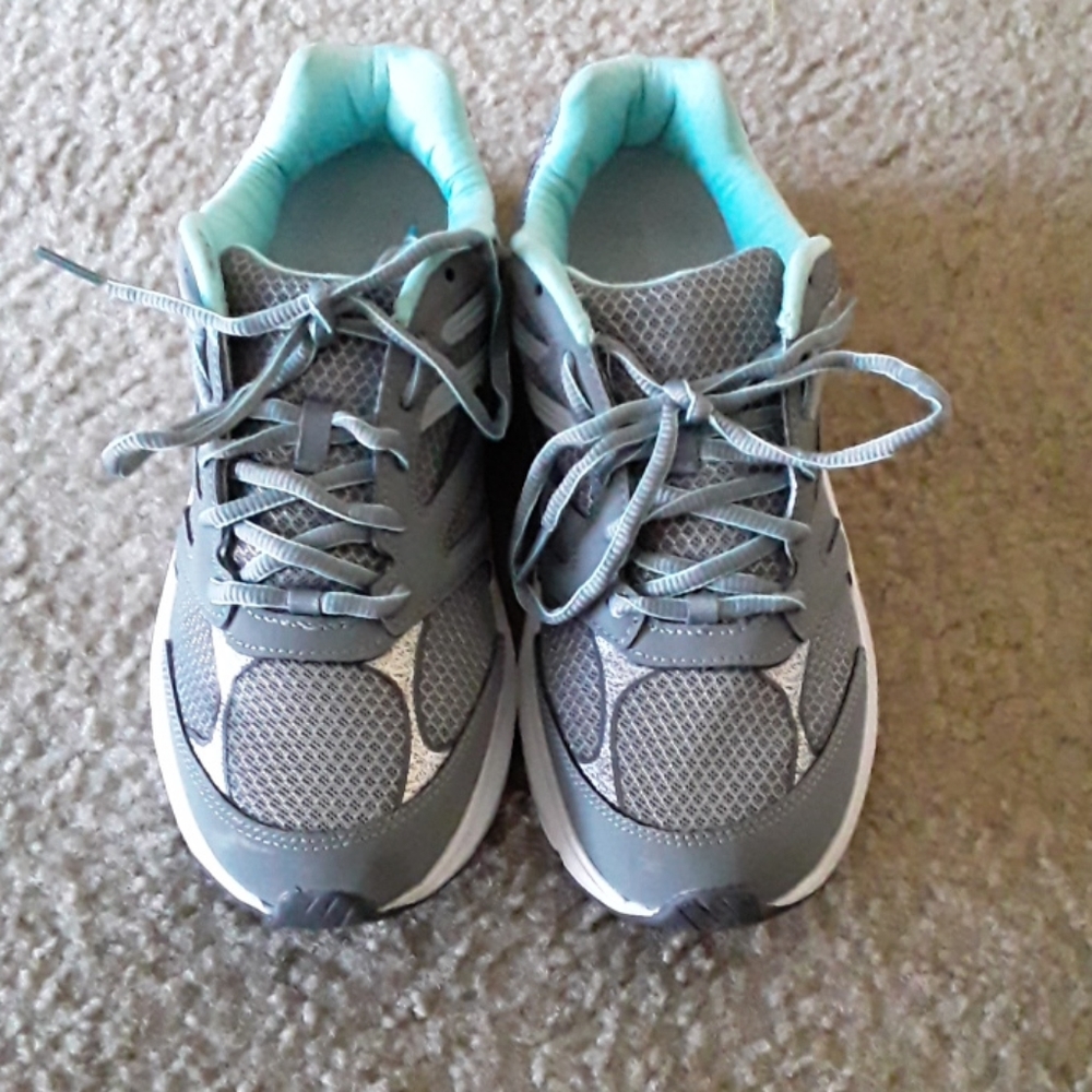 Women Tennis Shoes